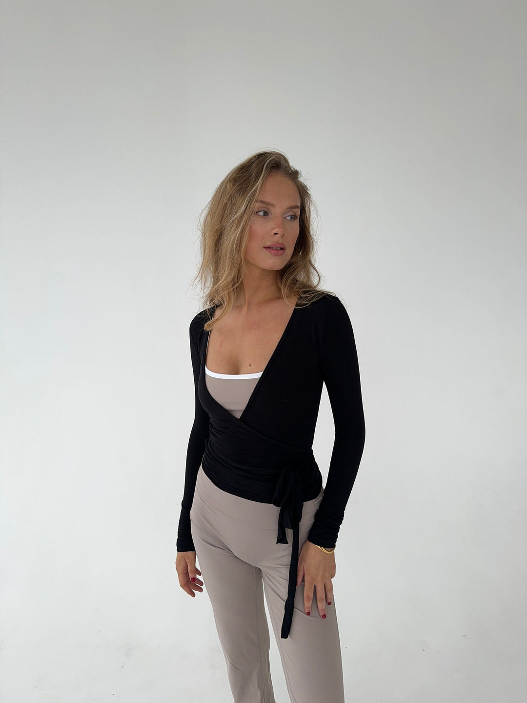 Alayna | Dames wikkeltop met lange mouwen striksluiting