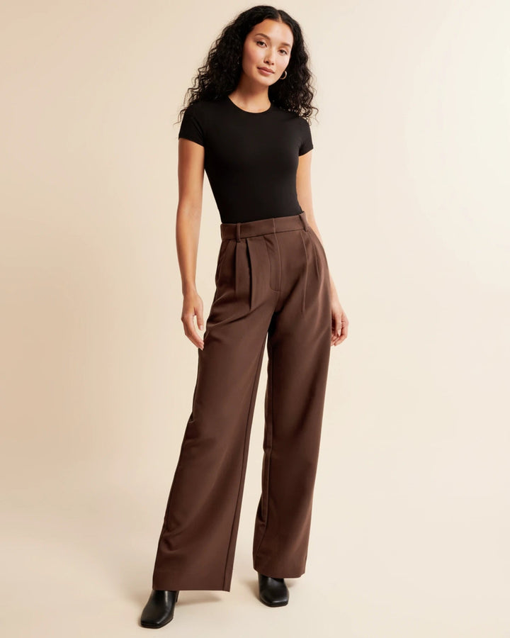 Alondra | Dames broek met plooien rechte pijpen