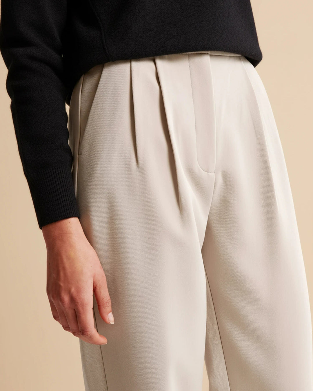 Alondra | Dames broek met plooien rechte pijpen