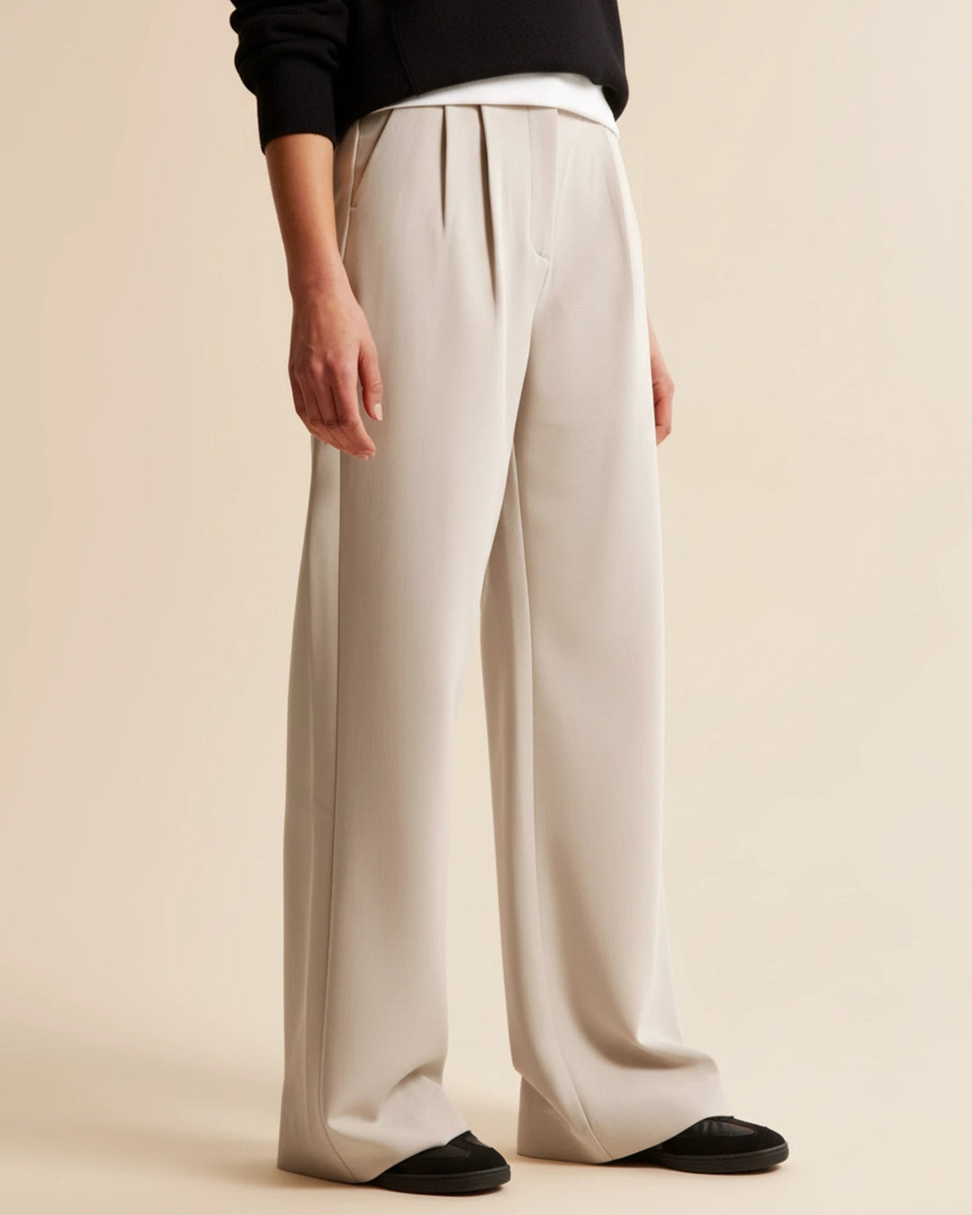 Alondra | Dames broek met plooien rechte pijpen