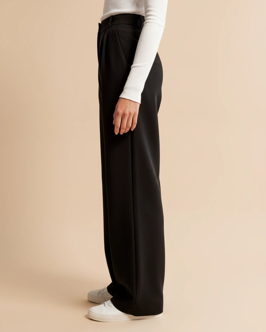Alondra | Dames broek met plooien rechte pijpen