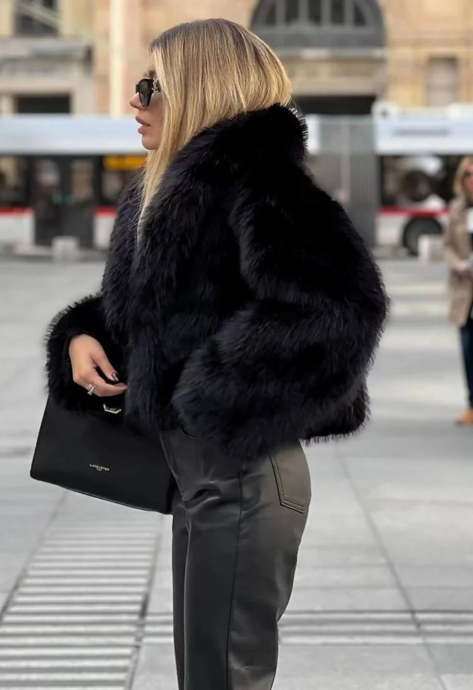 Noemi | Luxe Cropped Faux Fur Jas voor Dames - Elegant en Trendy
