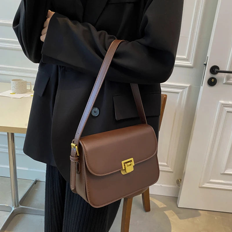 Pia___Dames_Zwarte_Crossbodytas_-_Stijlvol_en_Praktisch_4.jpg