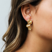Líle | Gouden Statement Oorbellen – Artistiek & Elegant