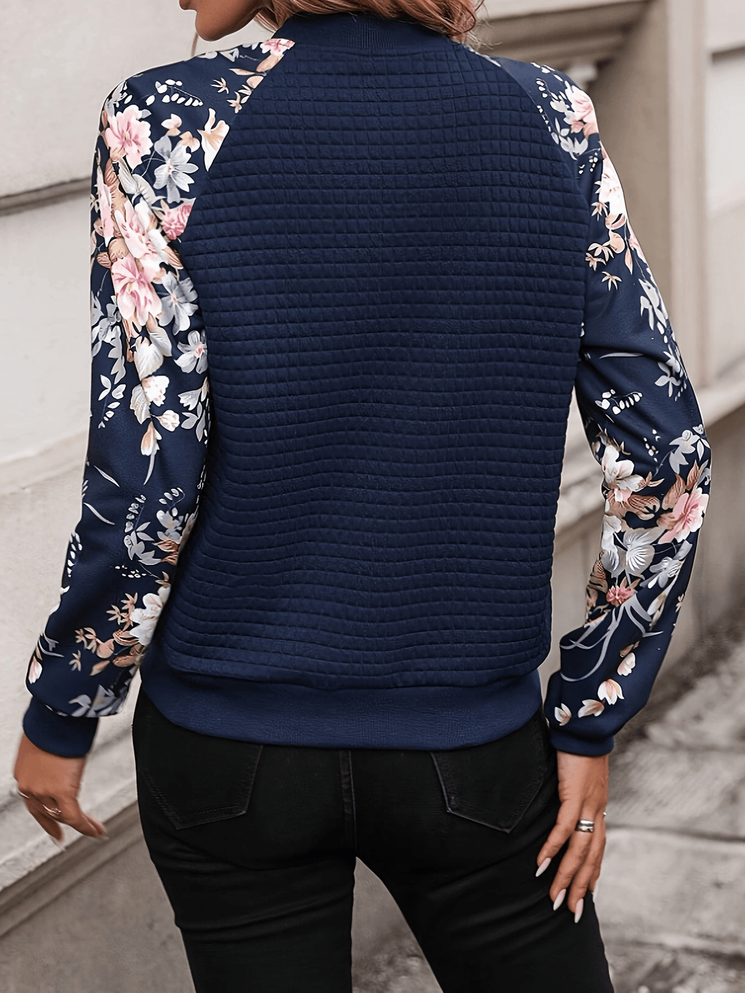 Evelyn |  Dames bomberjack met bloemenprint en lichtgewicht