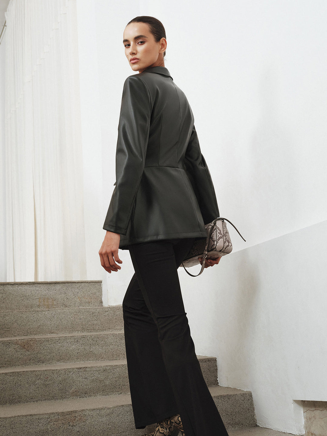 Gracelyn | Dames blazerjas met ceintuur en knoopsluiting