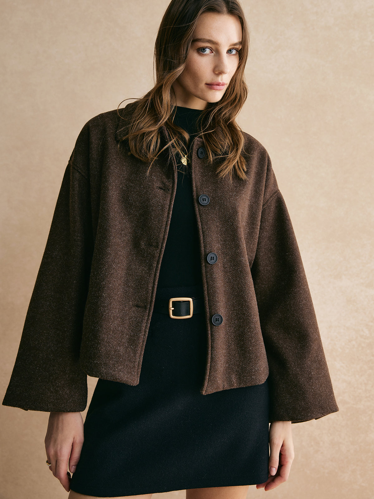Klotina | Bruine Blazer Dames - Tijdloos Design met Opvallende Zwarte Knopen