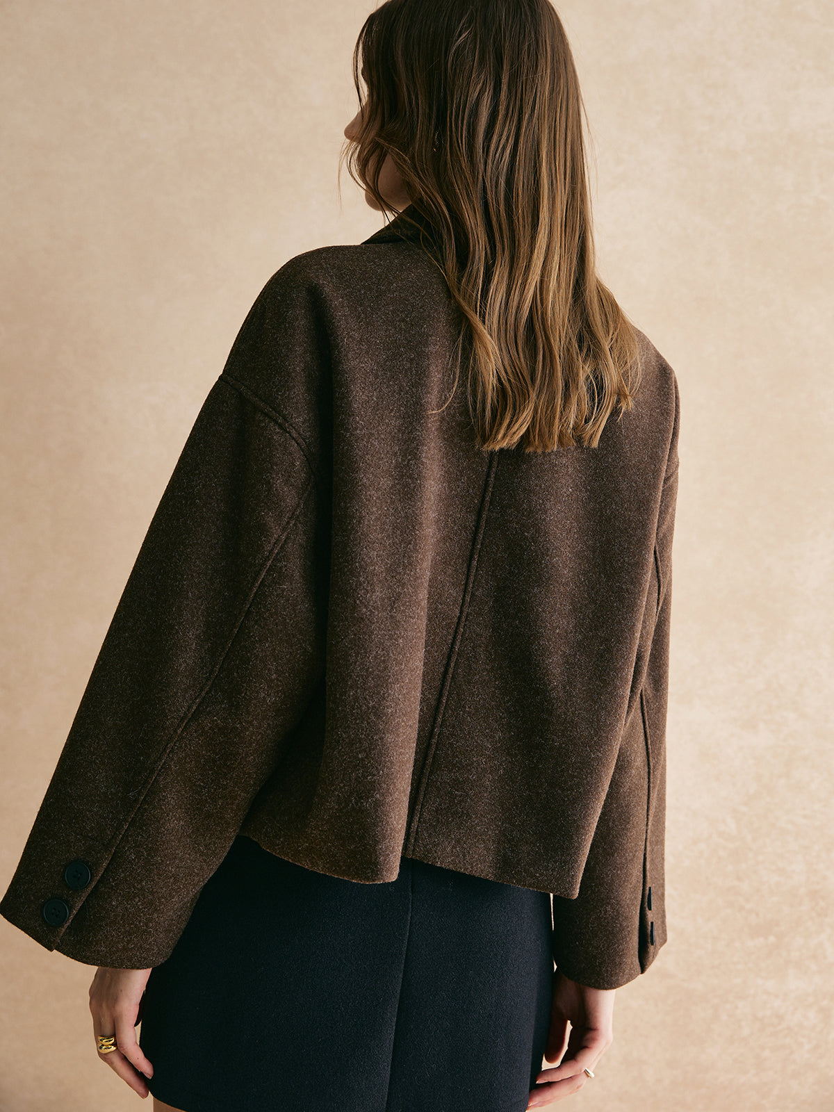 Klotina | Bruine Blazer Dames - Tijdloos Design met Opvallende Zwarte Knopen