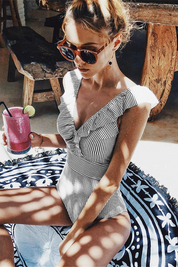 Yetta | Stijlvol Retro Gestreept Badpak