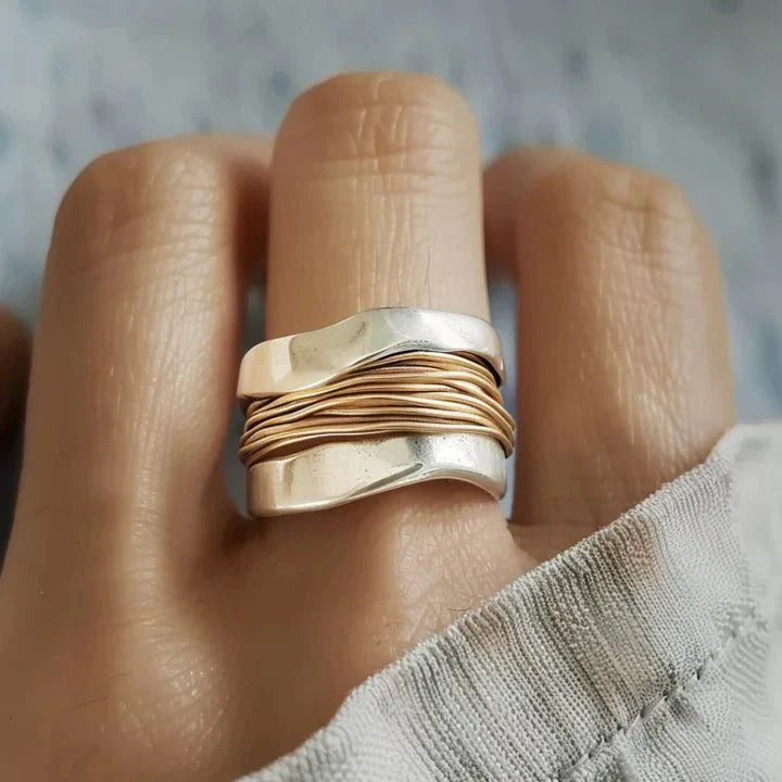 Nova | Elegante Dames Ring - Gouden Draad, Tijdloos en Trendy