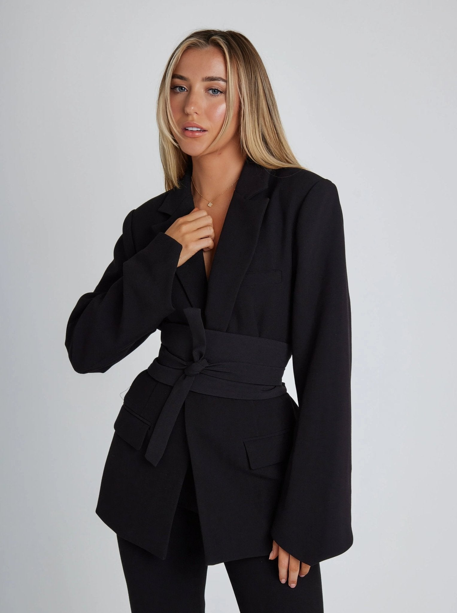amy-utsokta-blazer-326471.jpg