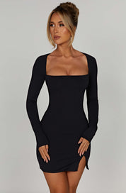 Belle | Elegante Zwarte Mini-jurk met Vierkante Halslijn