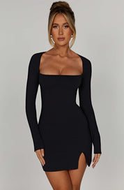 Belle | Elegante Zwarte Mini-jurk met Vierkante Halslijn