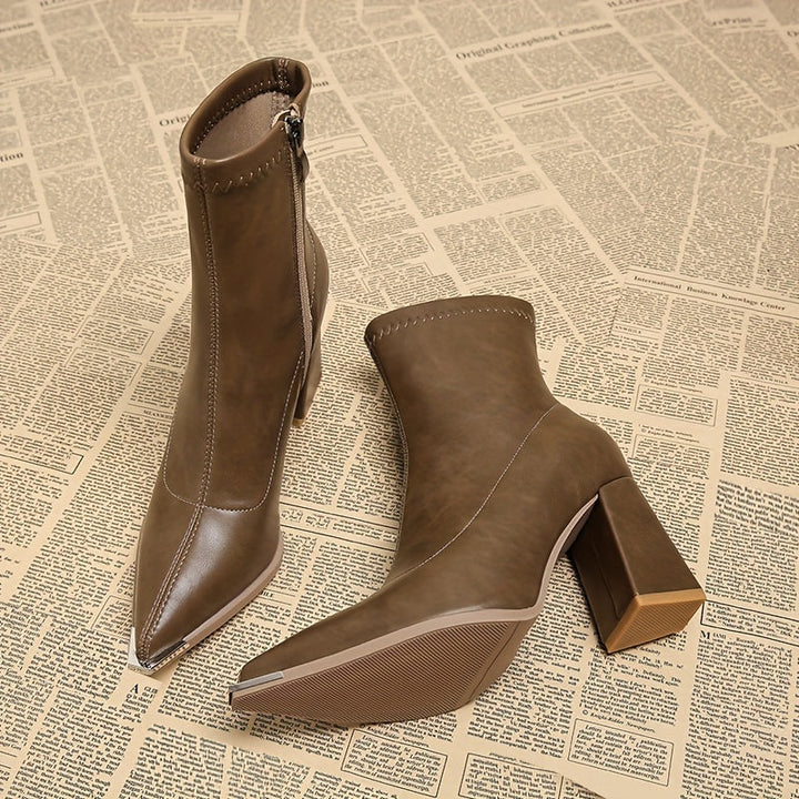 Josephine | Puntige Chunky Heel Enkellaarsjes