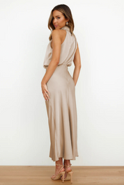 Rosalie | Chique Maxi Jurk Met Moderne Halslijn - Elegant en Vrouwelijk