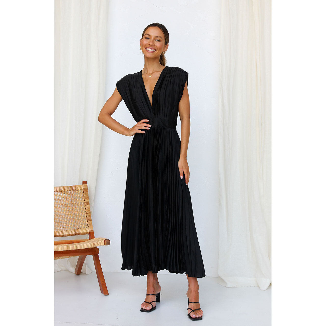 Demia | Elegante Dames Midi-jurk met Plissérok – V-hals