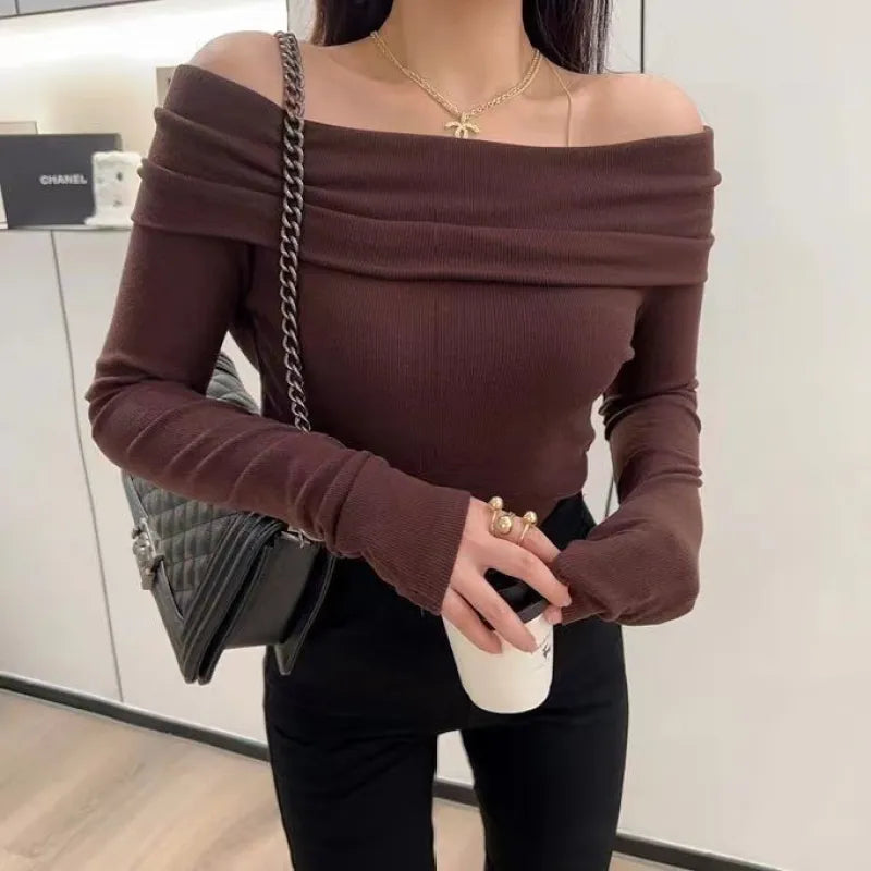 Aisha | Dames Trui met Off-Shoulder Halslijn en Ribstructuur