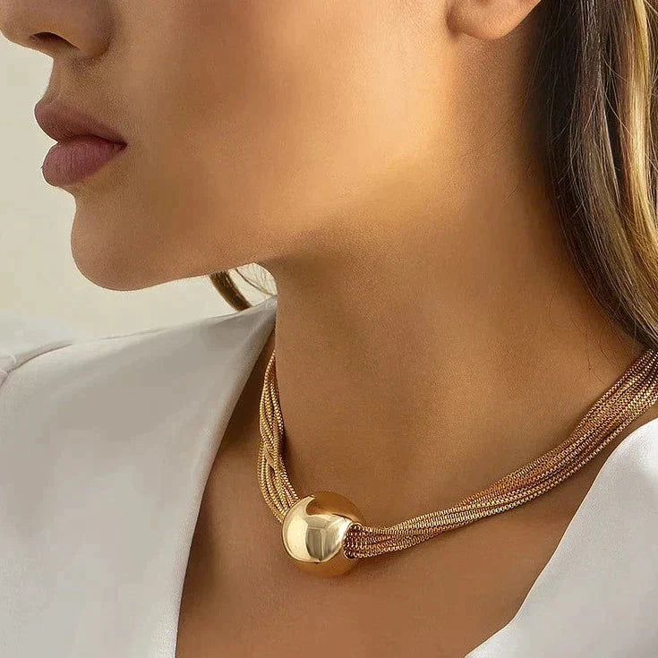 Phoebe | Dames ketting met lagen en bolhanger