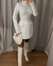 Noemi | Elegante Dames Mini Jurk – Hoge Hals & Lange Mouw
