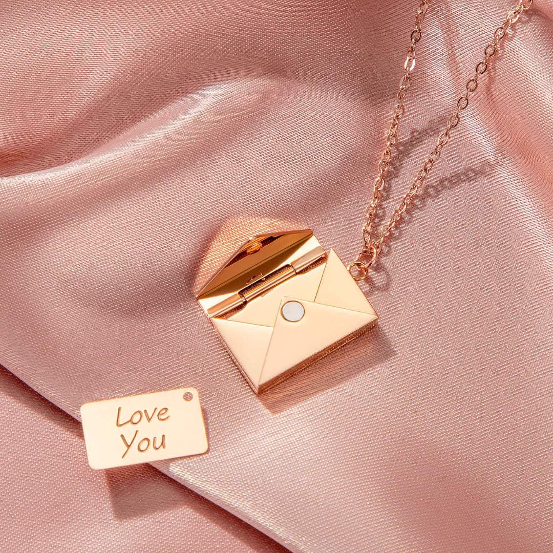 Clara | Dames ketting met envelophanger en boodschap