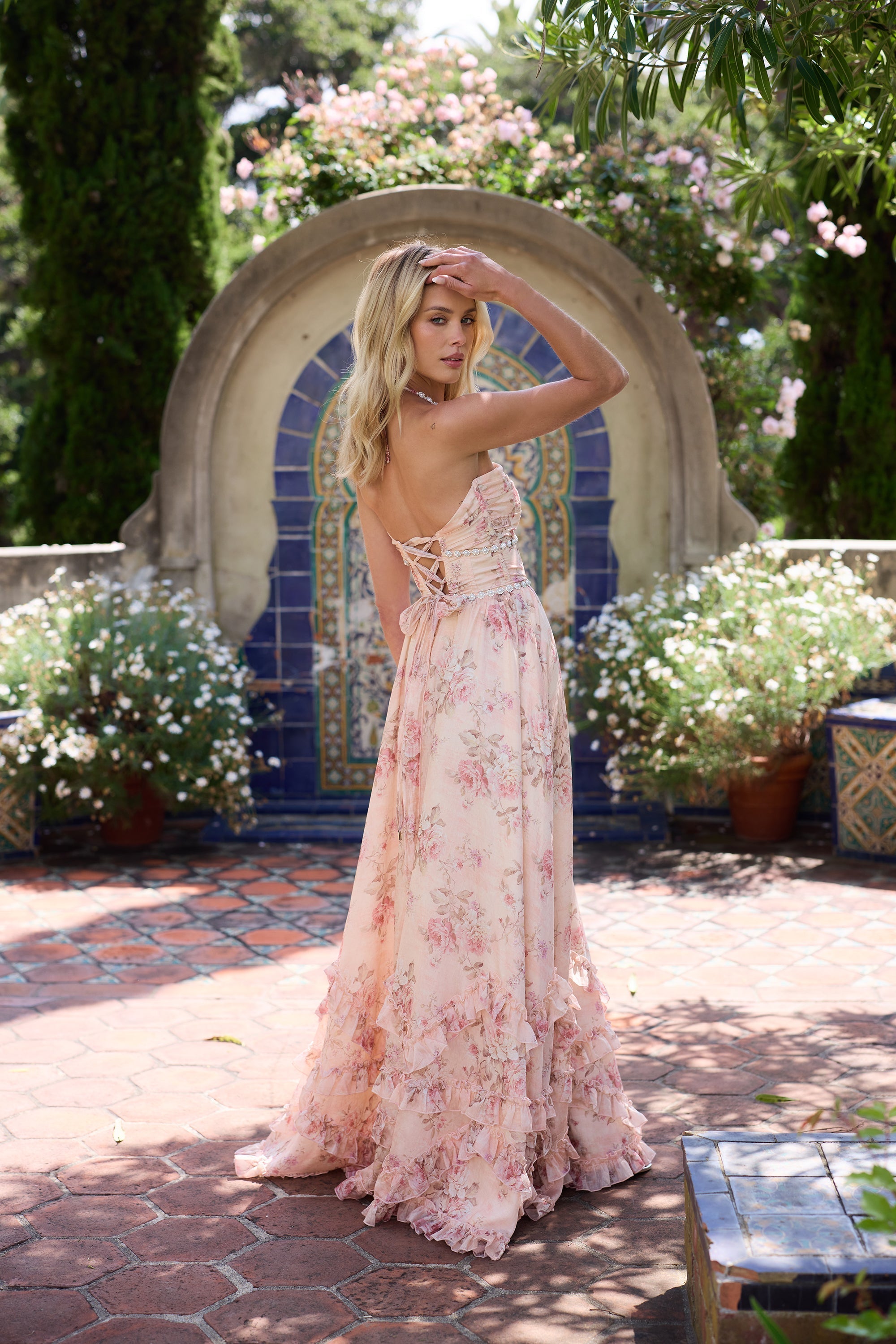 Orella | Maxi jurk Roze met Bloemenprint - Pareldetail en met Split