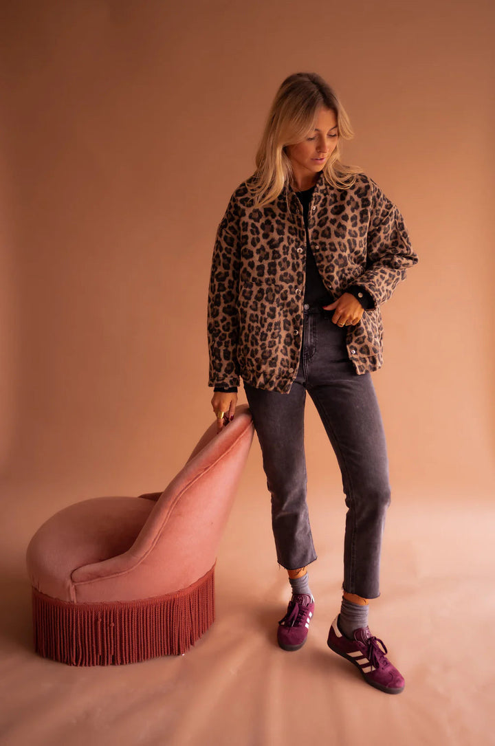 Dames Gequilt Bomberjack met Dierenprint en Drukknoopsluiting